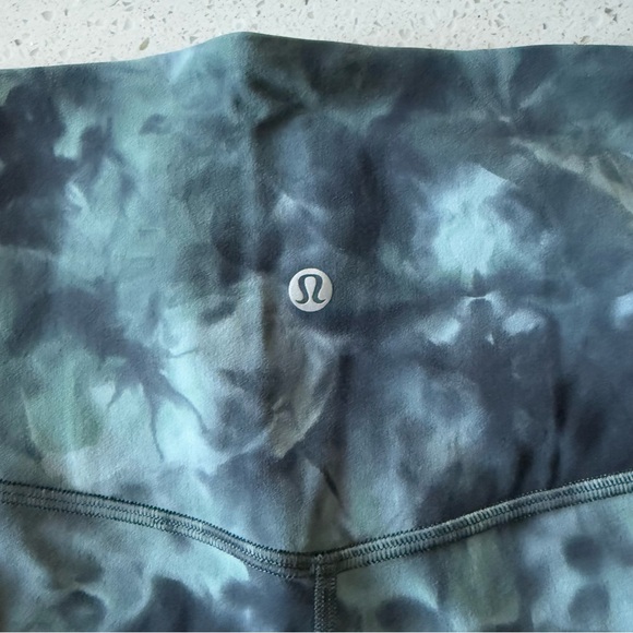 lululemon align crop 23” pockets* - Picture 11 of 11